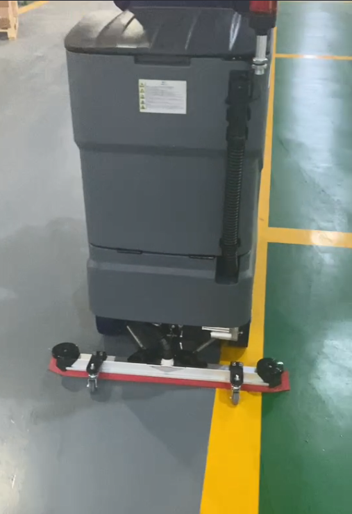 江蘇某食品貿(mào)易公司采購(gòu)駕駛式洗地機(jī)HX5 江蘇某食品貿(mào)易公司采購(gòu)駕駛式洗地機(jī)HX5